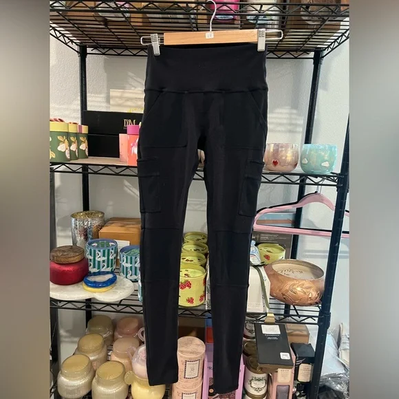 Alo Yoga High Waist Cargo Legging, XS - Picture 3 of 5
